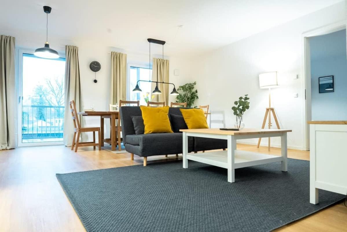 Four Bedroom In Urban Location Хамбург Екстериор снимка